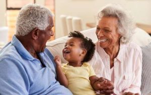 Leia mais sobre o artigo É possível cobrar pensão alimentícia aos avós paternos?